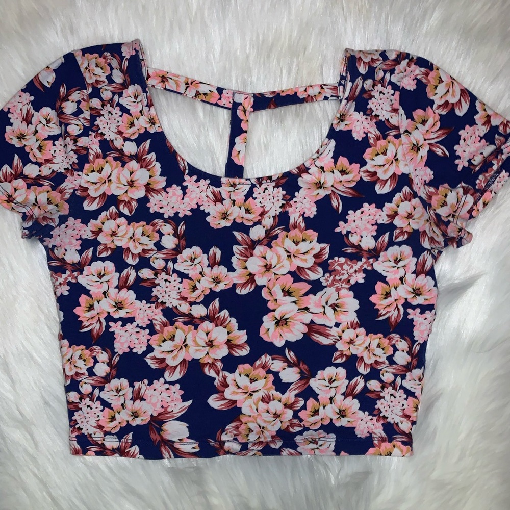 Floral Crop Top (CHARLOTTE RUSSE)